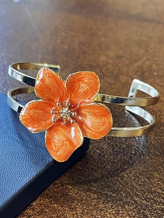 accessories Jewelry - NWT Fashion & Elegance Drip Oil-Style Enamel 5 Petal Flower Open Bangle Bracelet